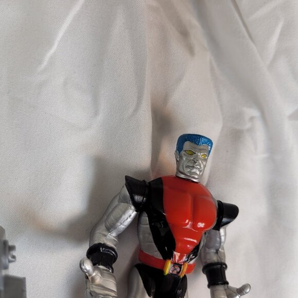 Toybiz X-Men Power Lift Colossus Variant Red and Black 1991 NM w/ weight - Picture 3 of 11